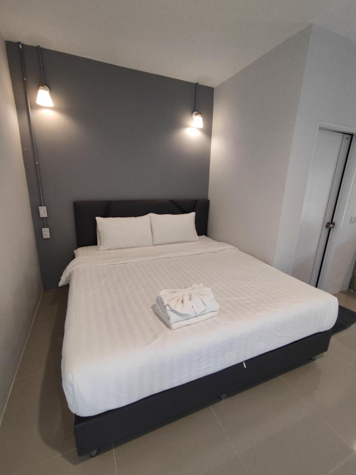Life Hotel Rong Khun Ban Mai  Экстерьер фото